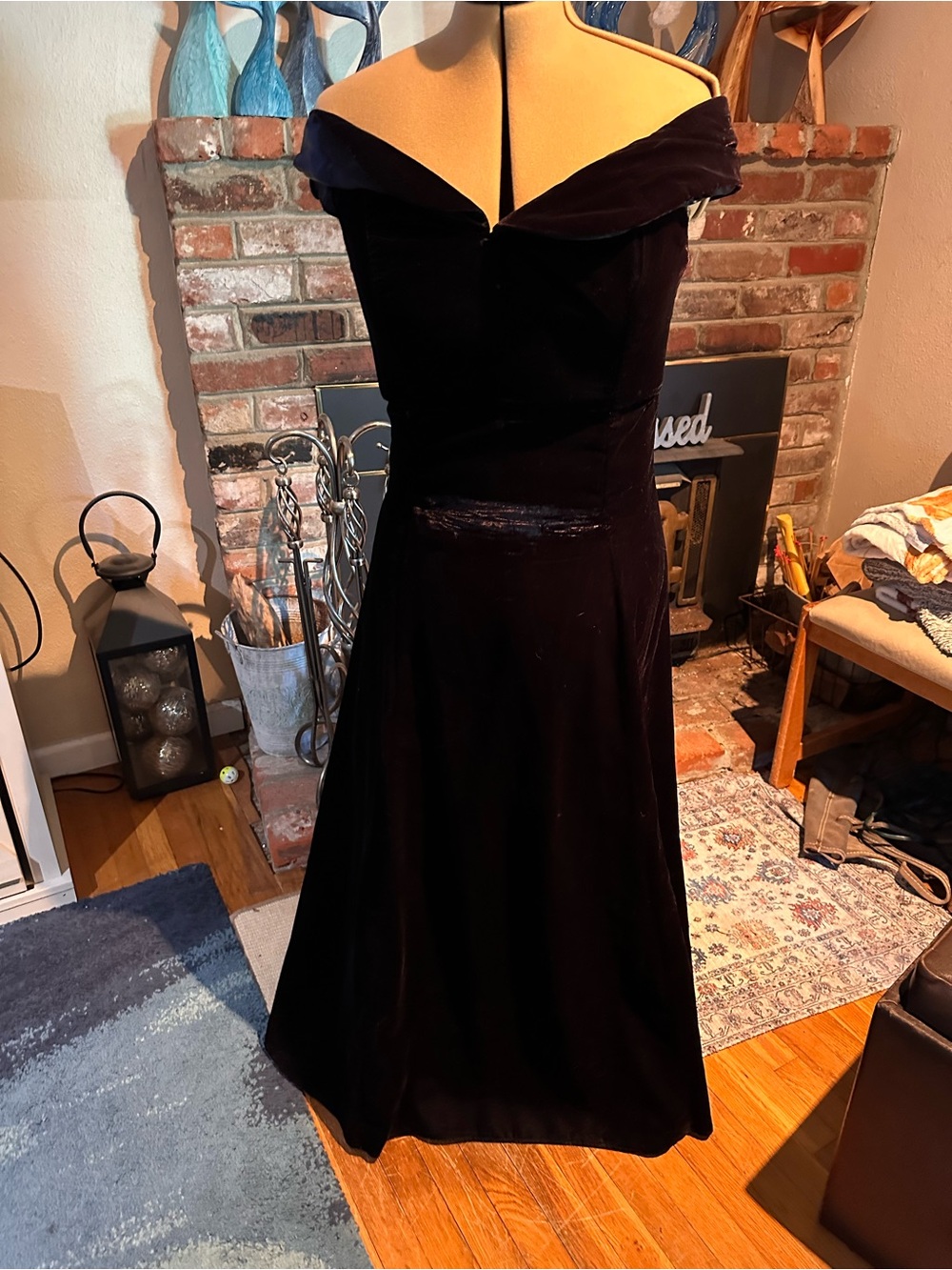 Scott McClintock Off-Shoulder Black Velvet Evening Dress